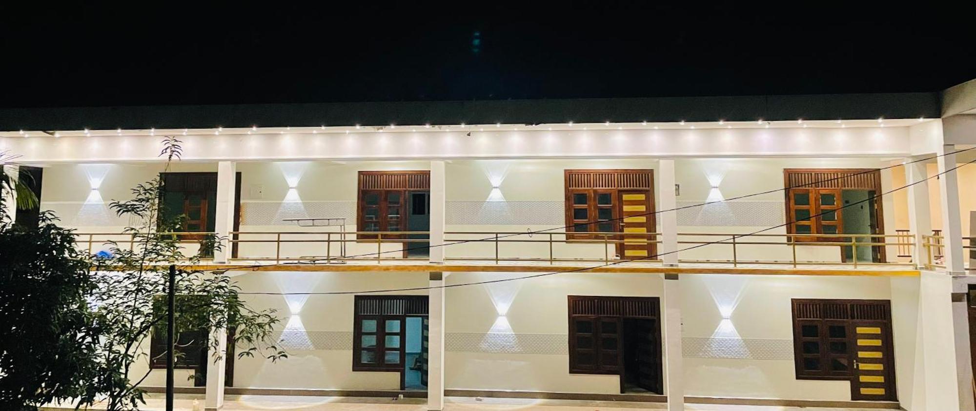 Great Victoria Palace Ratnapura Extérieur photo